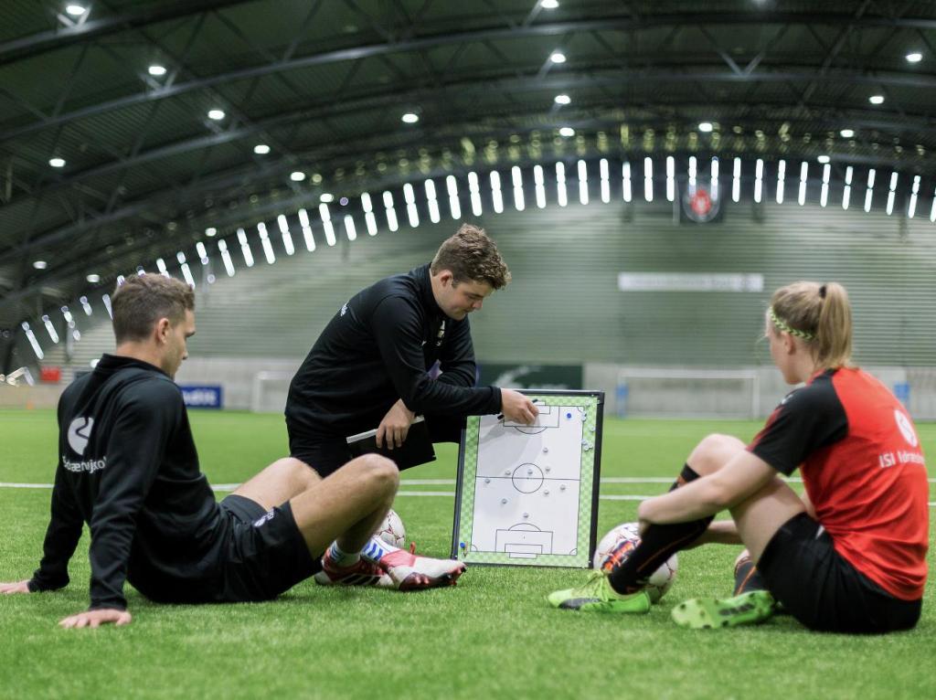 Por qué enseñar a los jóvenes a interpretar el fútbol desde categorías&nbsp;menores